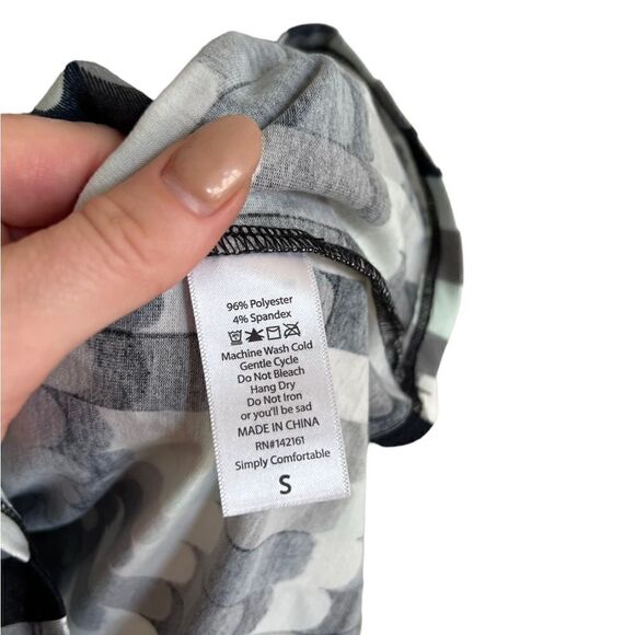 LuLaRoe Gigi Top Size Small - Picture 4 of 5